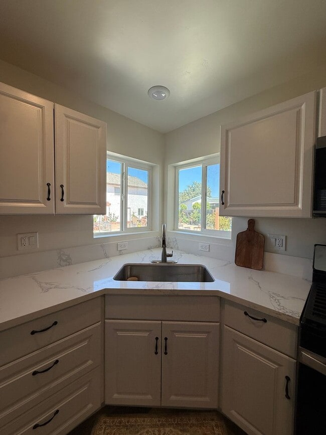 Building Photo - Beautiful Brand-New Detached Single Story ADU Near Marian Regional Medical Ctr