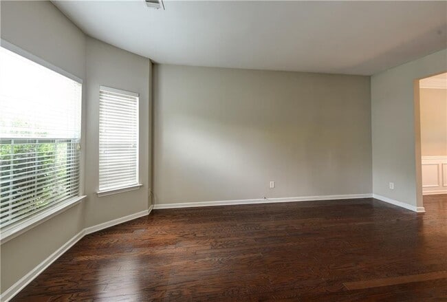 Building Photo - 635 Moonlight Way