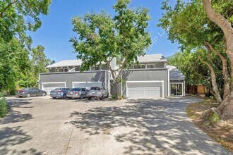 Building Photo - Room for rent in Davis