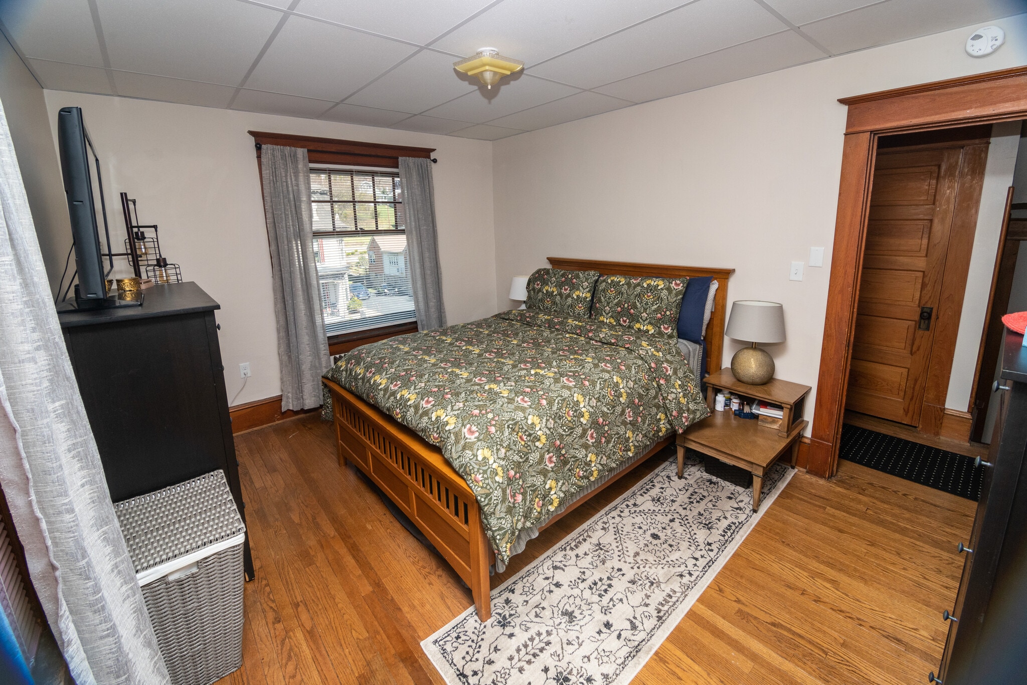 Building Photo - 308 E Linn St