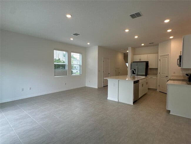 Building Photo - 2397 Paravane Wy