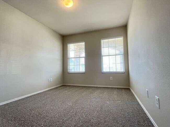 Building Photo - 4/2/2 Burleson ISD
