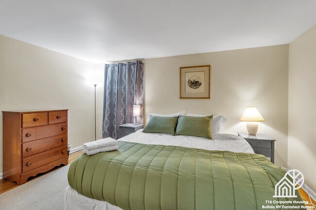 Building Photo - Furnished 2-Bedroom Apartment in Cheektowaga