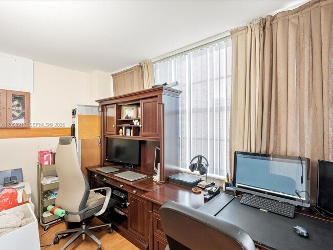 Building Photo - 18071 Biscayne Blvd
