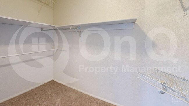 Building Photo - 1702 W Summer Dawn Dr