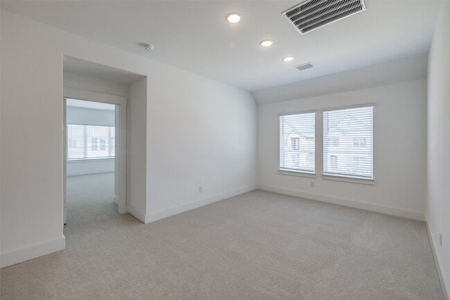 Building Photo - 830 Trace Hawk Ln