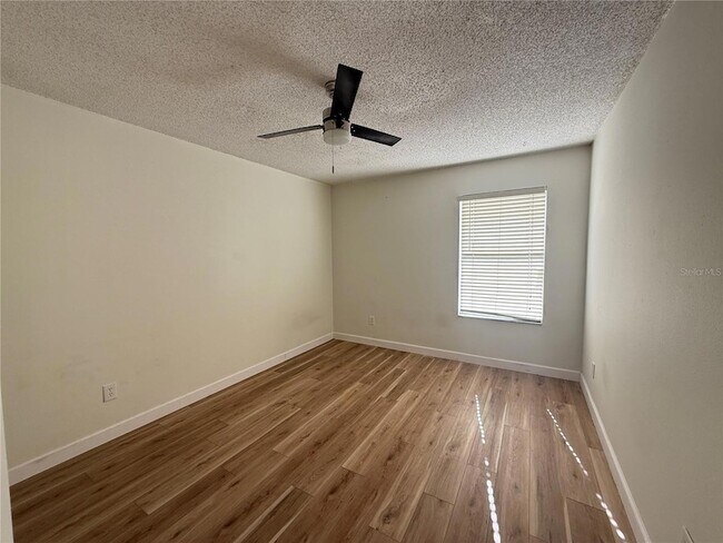 Building Photo - 10497 Sun Villa Blvd