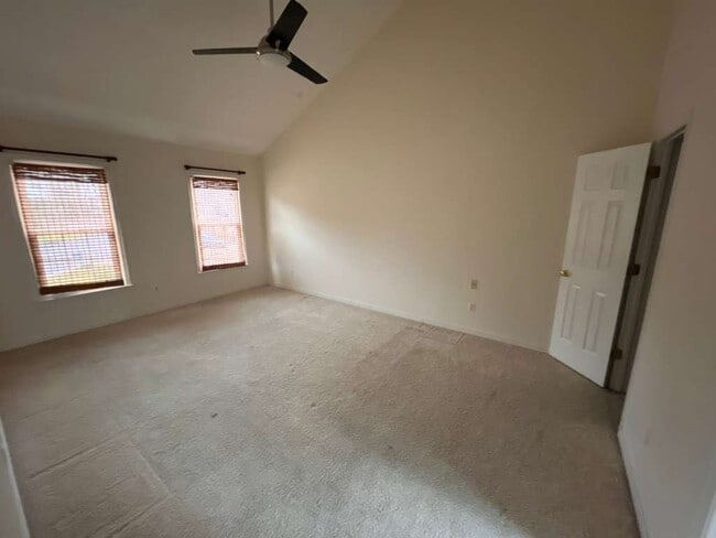 Building Photo - 5916 Park Forest Ln