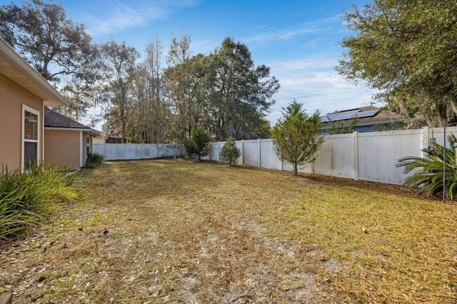 Building Photo - Spacious 4-Bedroom Home in Meadowfield with Fenced Yard
