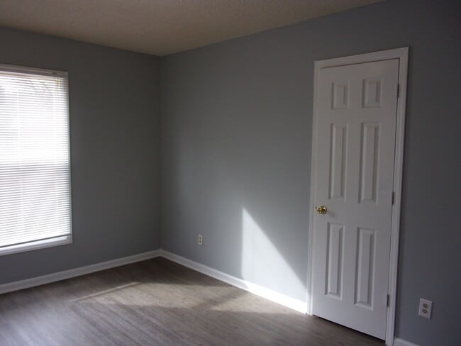 Building Photo - 3 Bedroom 1 Bath Home