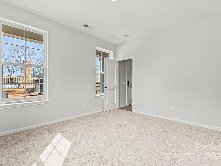 Building Photo - 7105 Brookview Ln