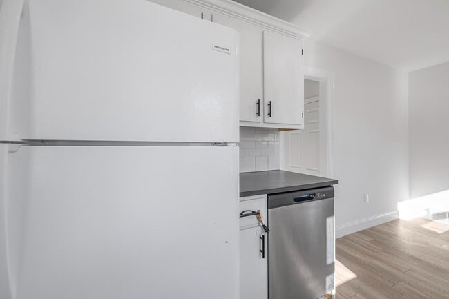 Building Photo - 4924 Greenwood St