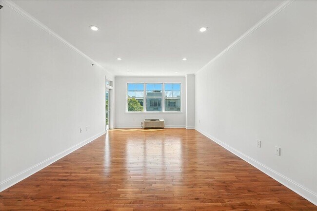 Building Photo - 15 FREEDOM Way