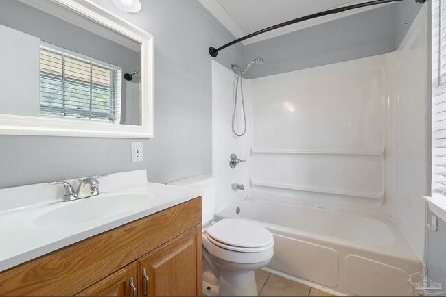 Building Photo - Scenic Heights Living at an Affordable Price!
