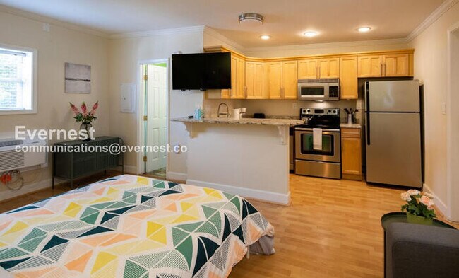 Building Photo - 45 Sheridan Dr NE