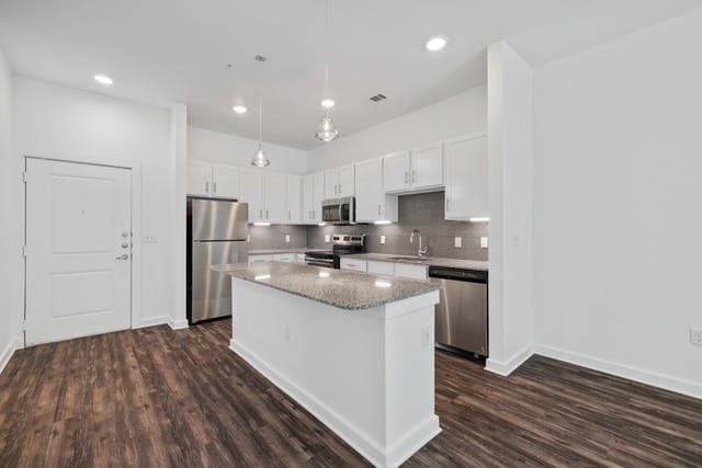 Premium kitchen - Summit at Rivery Park