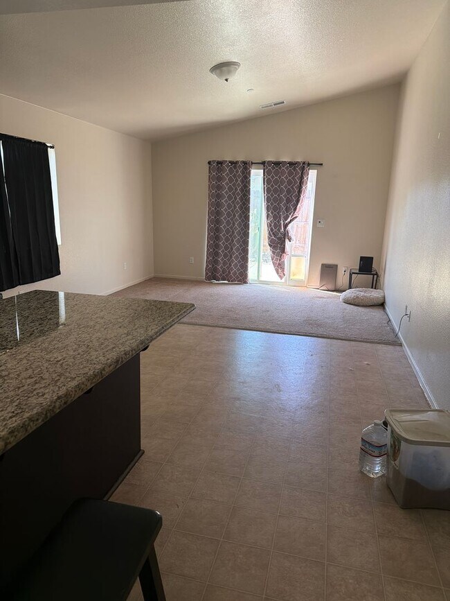 Building Photo - BEAUTIFUL SINGLE STORY HOME ON CORNER LOT