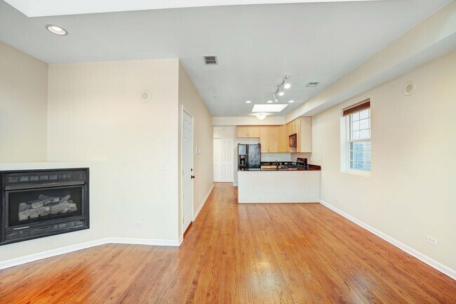 Building Photo - 2351 W Harrison St