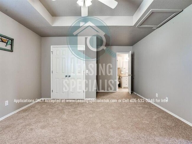 Building Photo - Stunning West Norman 3 Bed 2 Bath Townhome!