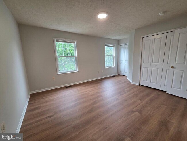 Building Photo - 9326 Steeple Ct