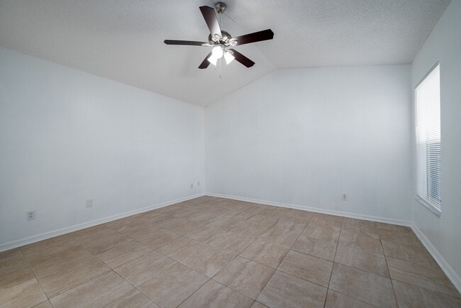 Building Photo - 10478 Sun Villa Blvd