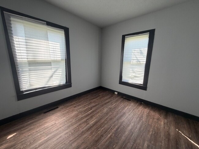 Building Photo - 4 Tillman-