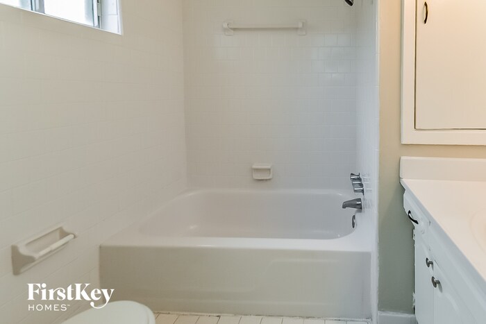 Building Photo - 3078 Churchill St