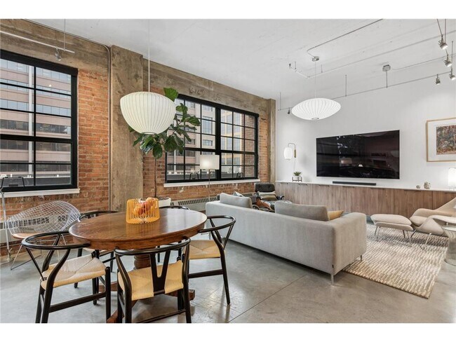 Building Photo - 250 Park Ave