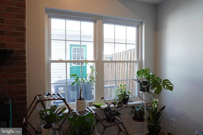 Building Photo - 13998 New Braddock Rd