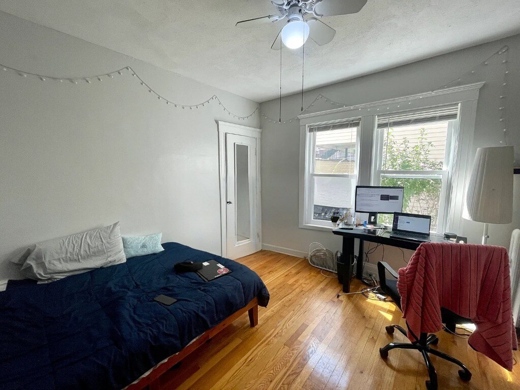 Building Photo - 38 George St