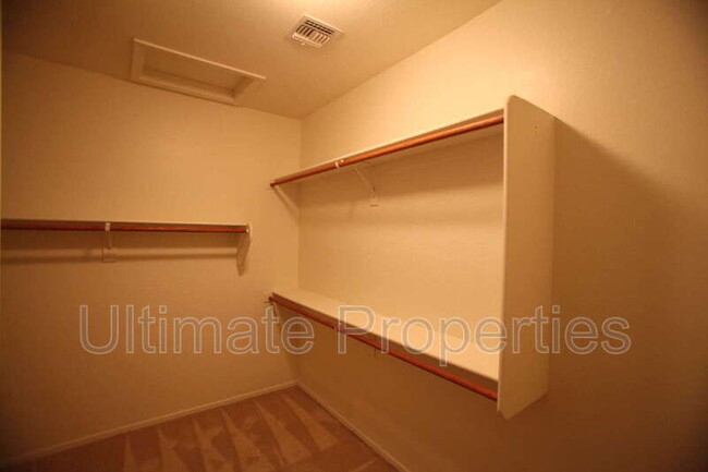 Building Photo - 16156 W Clinton St