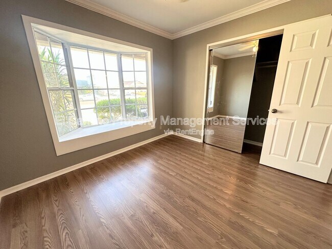 Building Photo - 750 Vinemead Dr