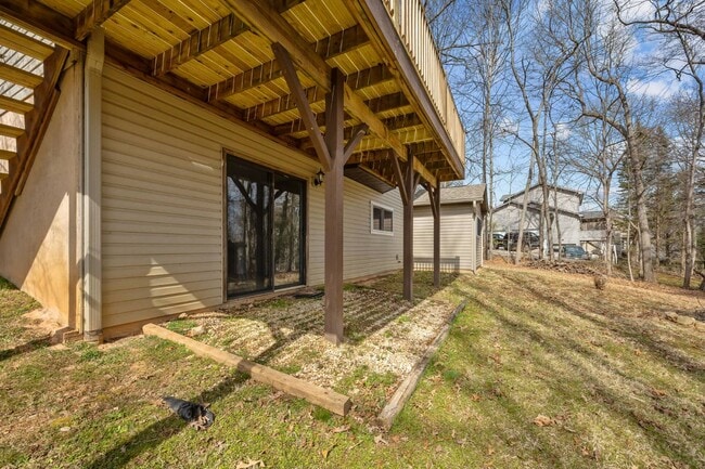 Building Photo - 200 Waterford Dr