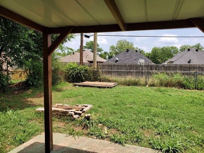 Building Photo - 5309 Daffodil Ave