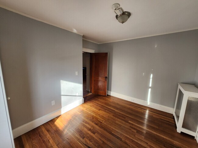 Building Photo - 76 Dudley St