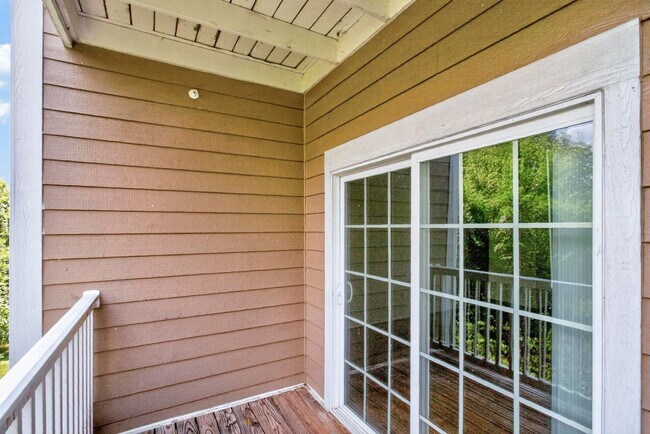 Building Photo - 8605 Peckham Ln