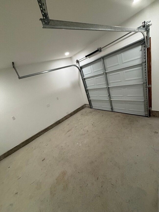 Building Photo - Brand New 3-bedroom 2 bath home with Garage
