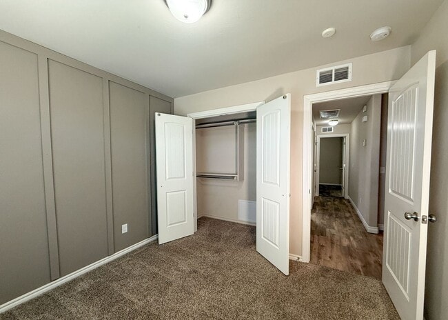 Building Photo - Edmond Schools | 3 Bed, 2 Bath | Open Layout & Covered Patio