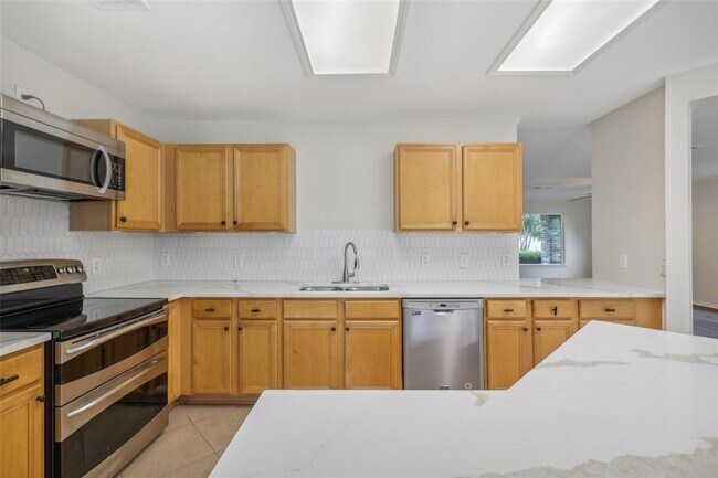 Building Photo - Great 4-Bedroom Home For Rent In South Austin