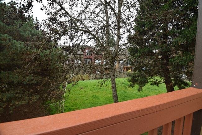 Building Photo - 232 NE 76th Ave