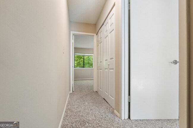 Building Photo - 580 Northridge Crossing Dr