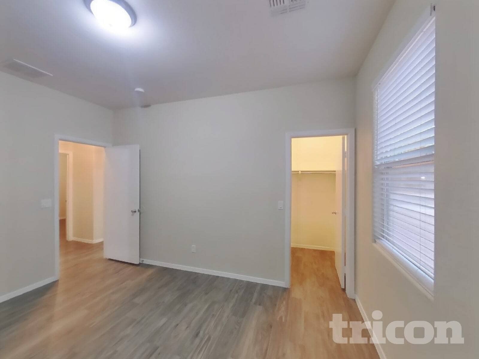 Building Photo - 7310 W St Charles Ave