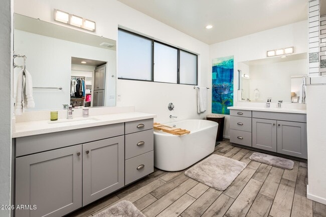 Building Photo - 4416 N 27th Way