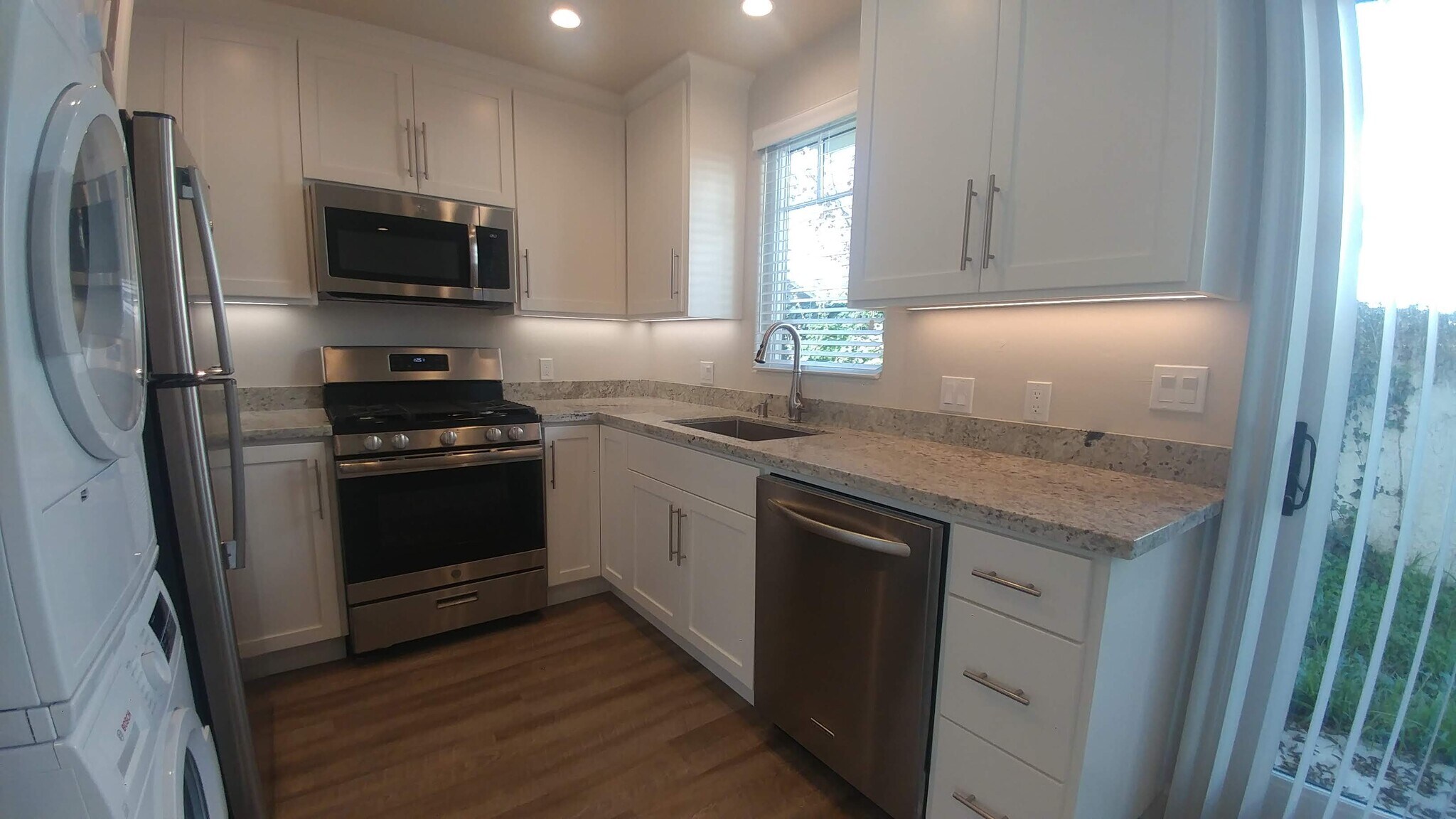 Building Photo - 126 Cowell St