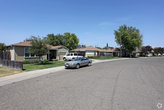 Primary Photo - Marymead Park Apartments