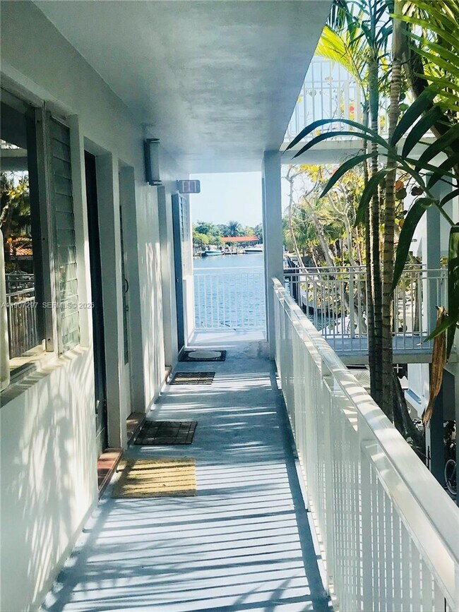 Building Photo - 2430 NE 135th St