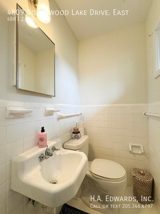 Building Photo - 4809 Northwood Lake Dr E