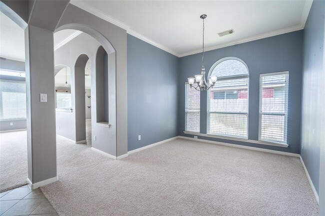 Building Photo - 2435 Golden Fork Dr