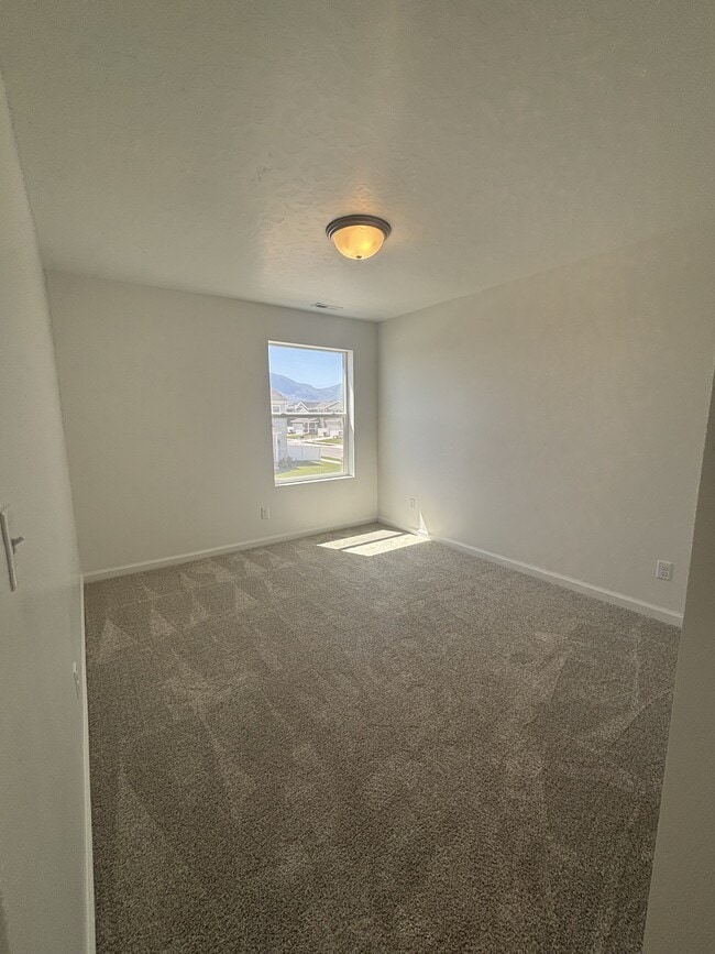 Building Photo - 5516 N Solo St
