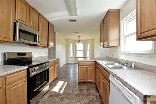 Building Photo - 804 Sable Trail Ct